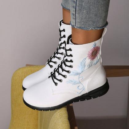 Veooy Round Toe Flower Embroidery Flat Ankle Boots