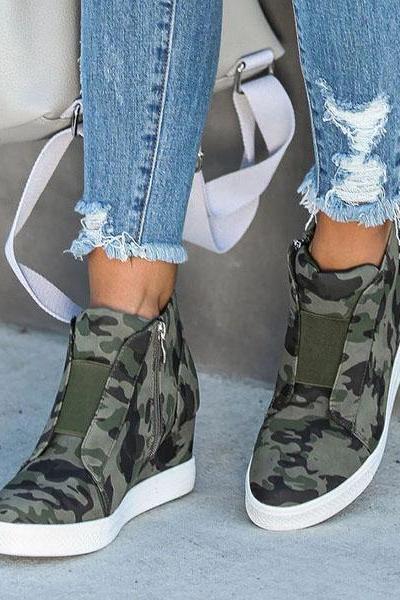 Veooy Extra Mile Wedge Sneakers